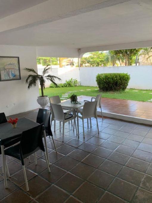 Apartamento 2 Quartos A 5 Minutos A Pe Da Praia Da Enseada Гуаружа Экстерьер фото