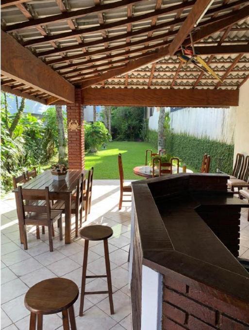 Apartamento 2 Quartos A 5 Minutos A Pe Da Praia Da Enseada Гуаружа Экстерьер фото