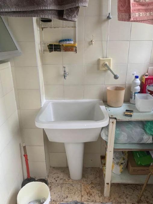 Apartamento 2 Quartos A 5 Minutos A Pe Da Praia Da Enseada Гуаружа Экстерьер фото