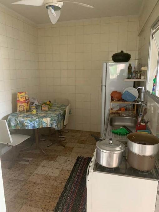 Apartamento 2 Quartos A 5 Minutos A Pe Da Praia Da Enseada Гуаружа Экстерьер фото