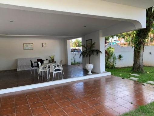 Apartamento 2 Quartos A 5 Minutos A Pe Da Praia Da Enseada Гуаружа Экстерьер фото