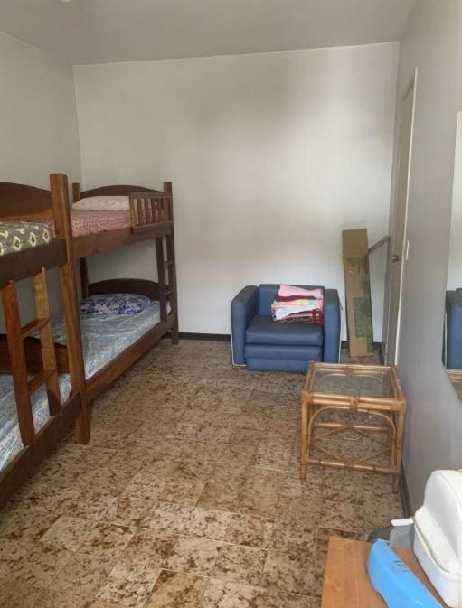 Apartamento 2 Quartos A 5 Minutos A Pe Da Praia Da Enseada Гуаружа Экстерьер фото