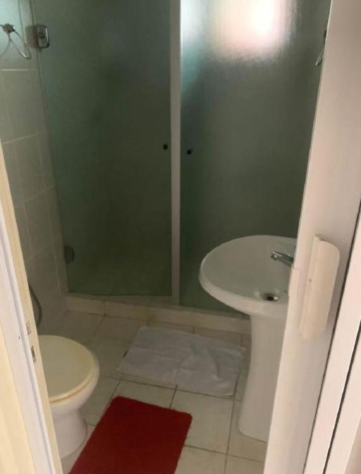 Apartamento 2 Quartos A 5 Minutos A Pe Da Praia Da Enseada Гуаружа Экстерьер фото